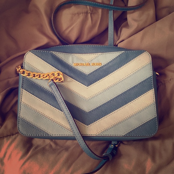 Michael Kors Handbags - Michael Kors Crossbody
